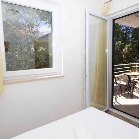Vano Apartment *